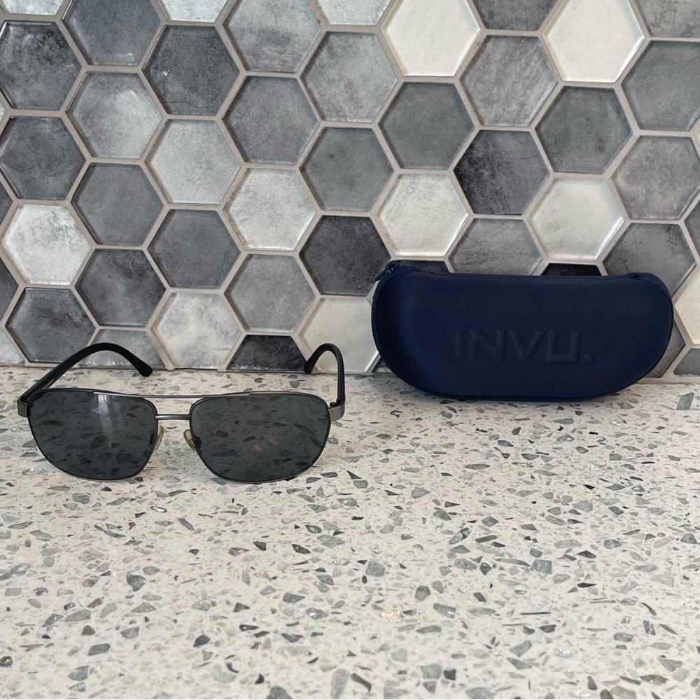 Men’s Black Aviator Sunglasses with Navy Case